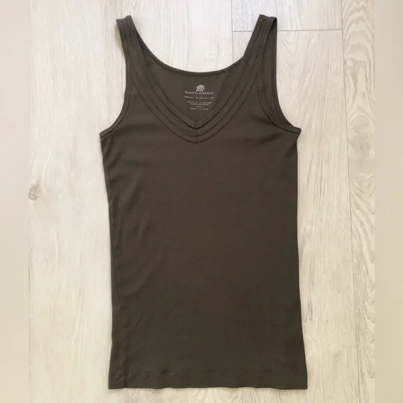 Banana Republic Rib V-Neck Soft Tank Top Cami - Picture 3 of 16